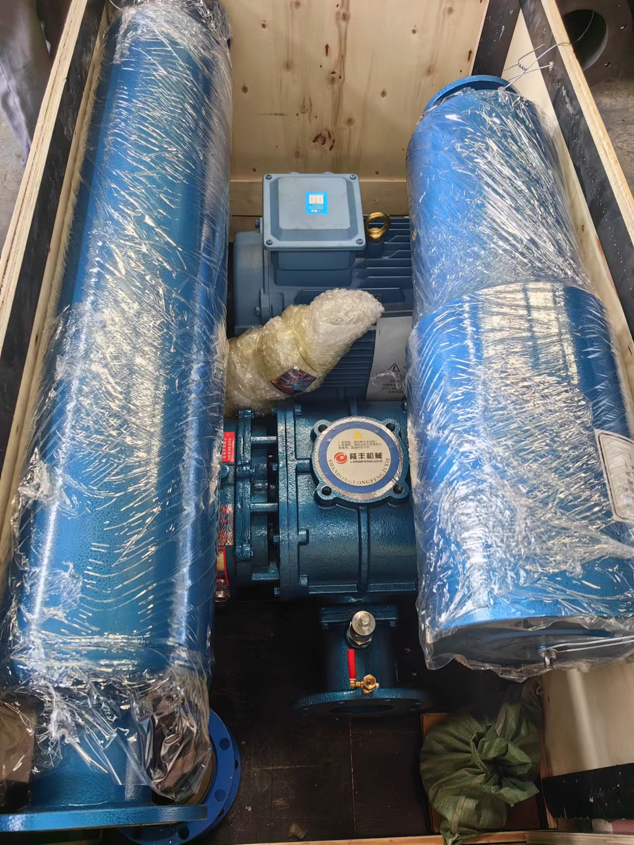 quat-thoi-khi-roots-blower-