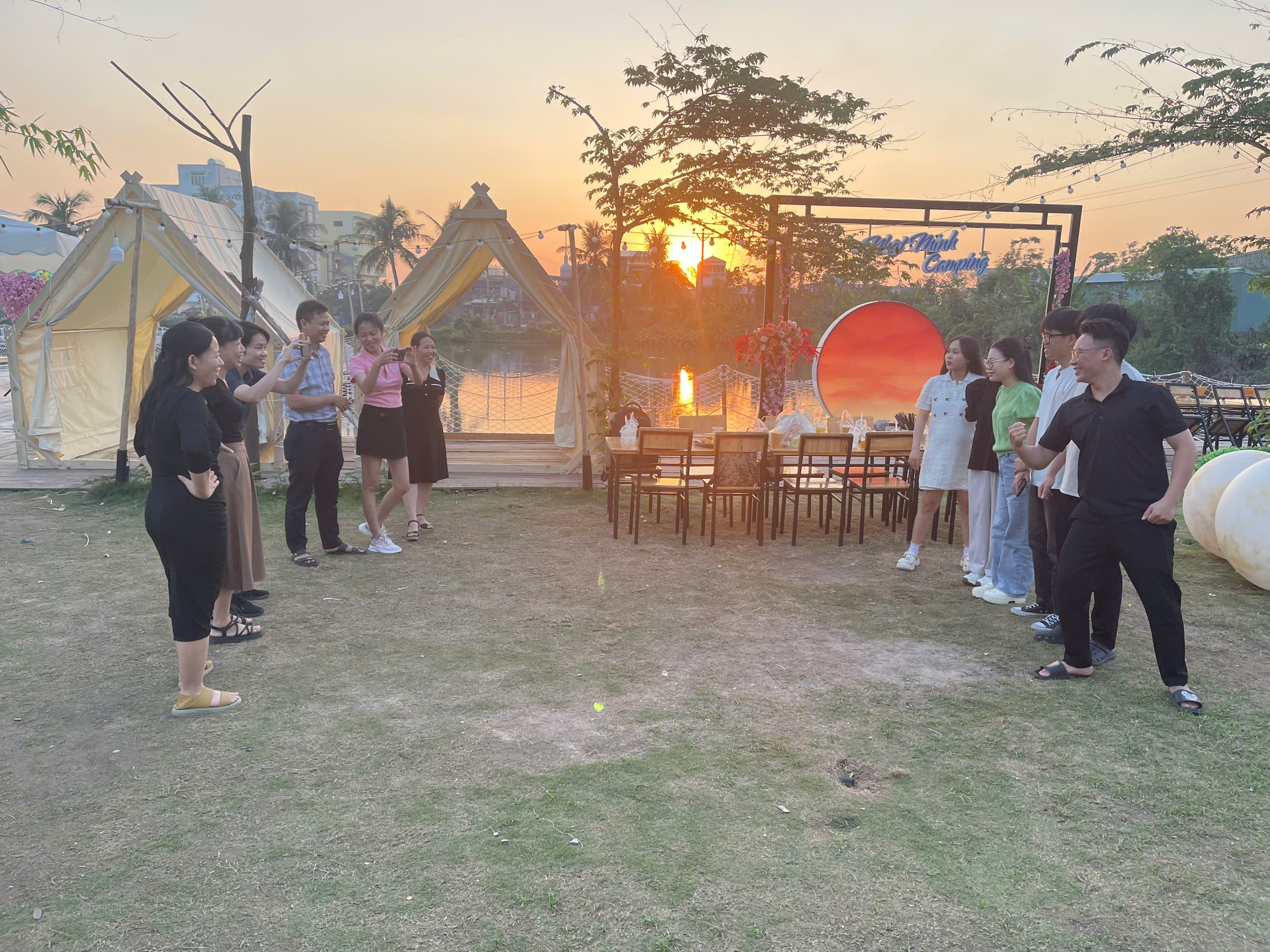 hoat-dong-camping-cua-khang-ninh-zwz